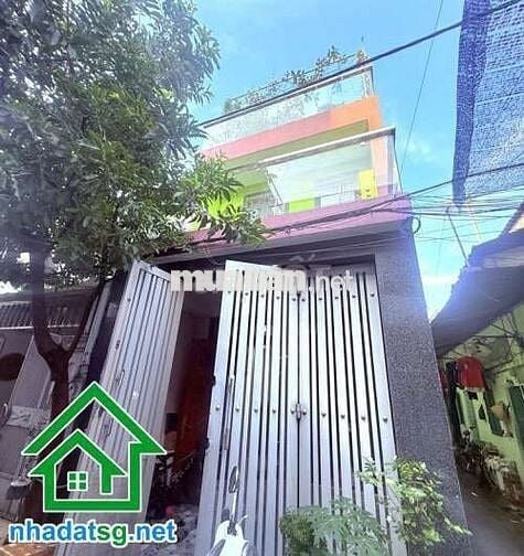 NHÀ HẺM XE HƠI NGAY CHỢ VẢI PHÚ THỌ HÒA – DT 60M2 – 3 TẦNG – 4PN – 3WC