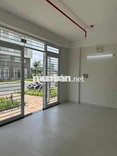 CHO THUÊ CĂN HỘ SHOPHOUSE TẦNG TRỆT CHUNG CƯ NAM LONG 2 CENTRAL LAKE