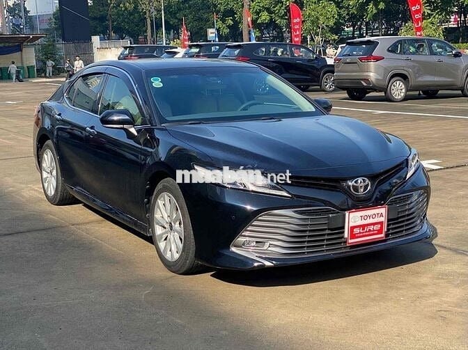 Toyota Camry 2020 2.0G - 19000 km