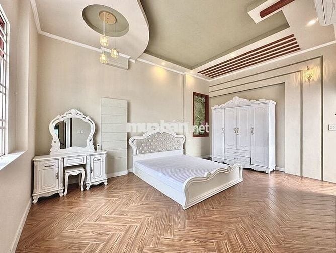 BÁN NHÀ GẦN ĐẠI HỌC Y DƯỢC 6mX18m