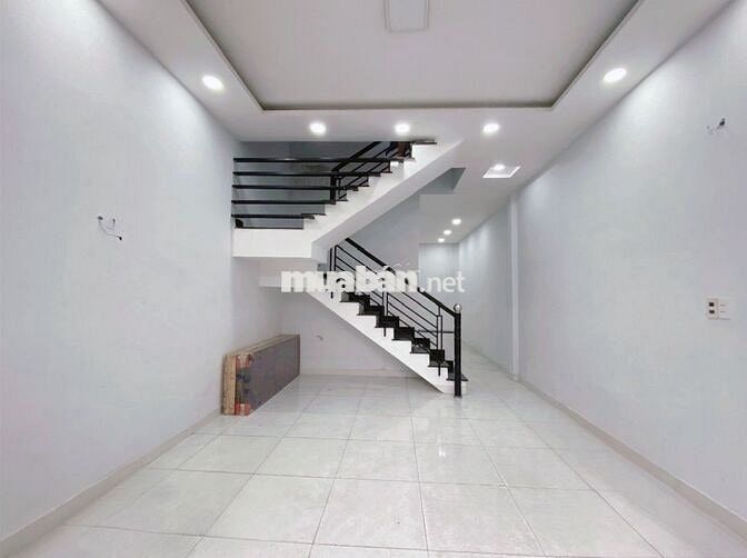 2PN Chỉ 9,5 Triệu - Nhà Mới sơn 100% - HXH Trường Chinh