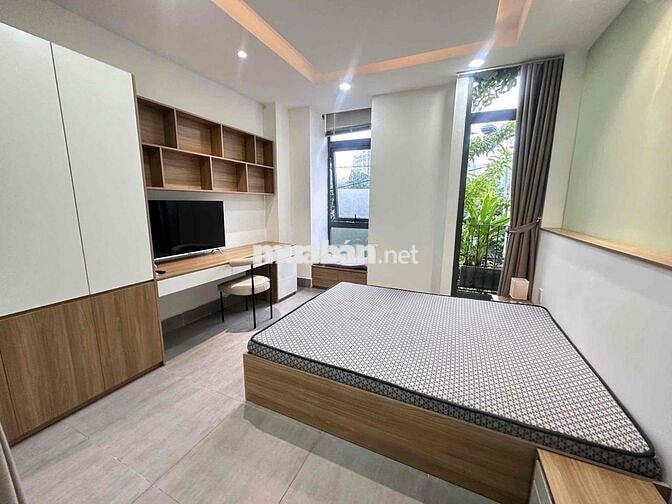 CHO THUÊ CĂN HỘ 1PN BAN CÔNG _ ngay cầu điện biên phủ _ góc trường sa