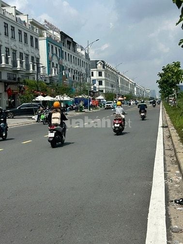 NHÀ XÂY 5 TẦNG - 5 X 20M - MẶT TIỀN ĐƯỜNG SONG HÀNH LAKEVIEW CITY
