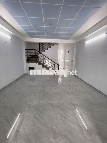 Nhà Đẹp Giáp Ranh Bình Chiểu Khu Chế Xuất Linh Trung 2, Trệt lầu 100m2