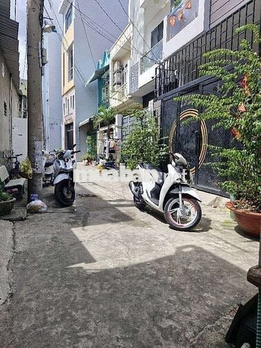 Bán nhà Kha Vạn Cân, Linh Đông, Thủ Đức, 108m2, chỉ 6 tỷ, 5 PN.