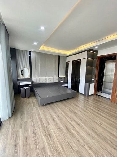 5 tầng /35m2 / 8tỷ45 nhõ ô tô thạch bàn long biên  sổ đỏ  mới cần bán
