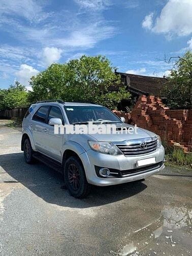 Toyota Fortuner 2016 2.5G - 180000 km