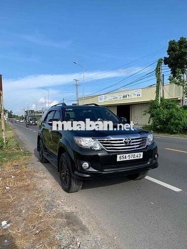Toyota Fortuner 2014 2.5G - 200000 km
