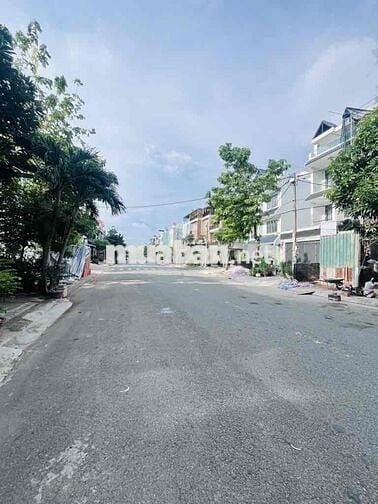 Gấp bán,  Quá Rẻ, Diện tích lớn 240m2 ( 10m x 24m )