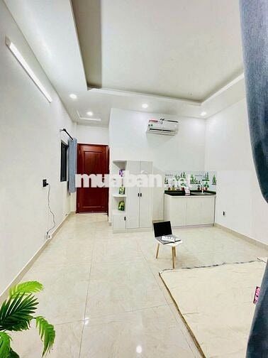 PHÒNG TRỌ CÓ BAN CÔNG ĐẦY ĐỦ NỘI THẤT Đ.TÔ NGỌC VÂN