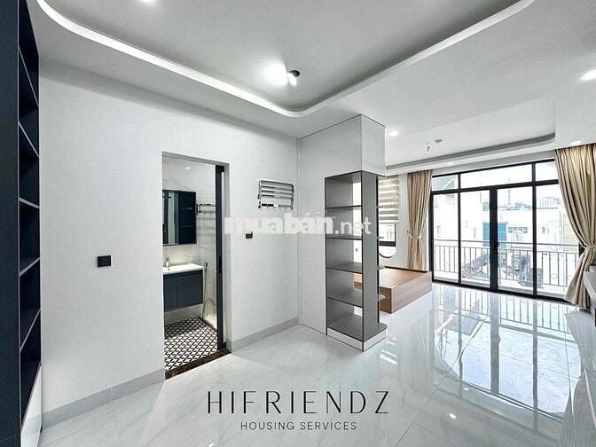 Phòng rộng hơn 40m2, bancol, vô bóc seal, thang máy, mặt tiền đường