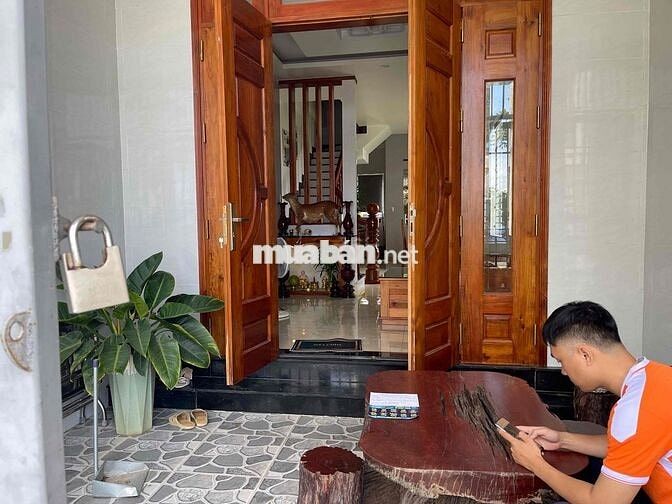Cho thuê nhà full nội thất, ưu tiên thuê lâu dài, có vườn rau và bể cá