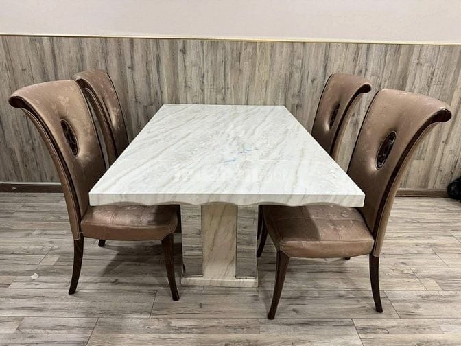 Dọn nhà cần bán bàn ăn đá 150x90