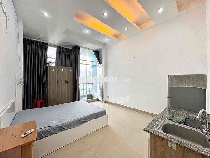 CHO THUÊ CĂN HỘ STUDIO CÓ BANG CÔNG LỚN FULL NỘI THẤT