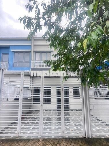 Nhà nguyên căn 2 tầng, 2PN, 2WC, tại KĐT Oasis - Gần Đại học Việt Đức