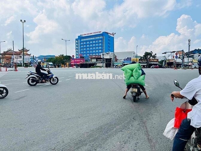 BÁN GẤP NHÀ MỚI 5 TẦNG OTO THÔNG RA PHẠM VĂN ĐỒNG THU NHẬP KHỦNG 15TR!