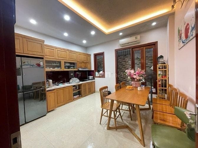 NHÀ DÂN XÂY ĐẸP NGỌC THỤY 68M2. MT G. 5M - GARA Ô TÔ . HƠN 11 TỶ