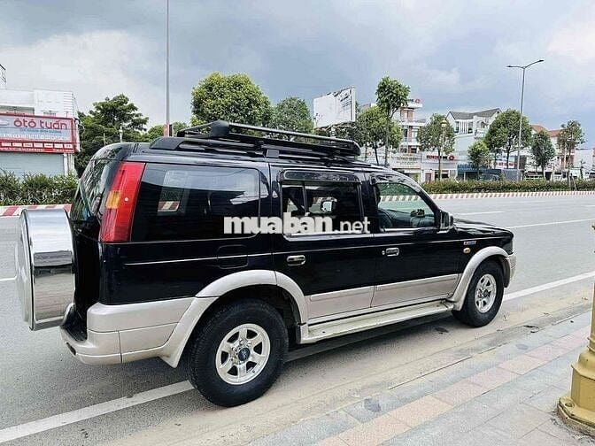 Ford Everest 2006 2.6L 4x2 MT - 300000 km