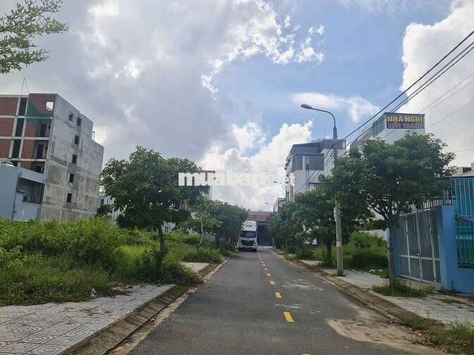 Cần Bán Lô Đất Kẹp Công Viên Hiếm Khi Ra Thị Trường