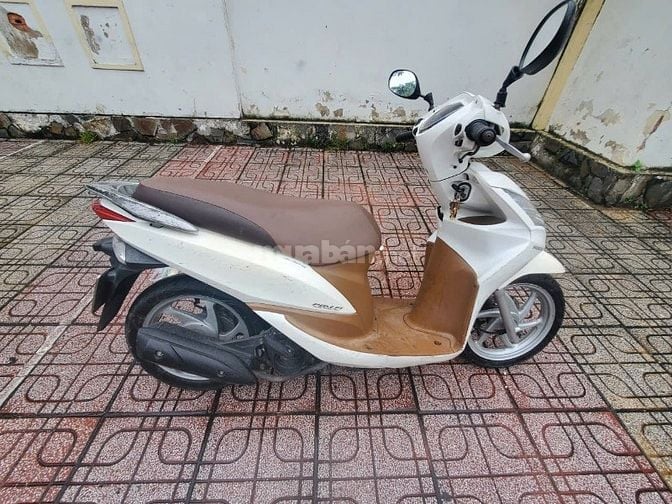 Bán xe Vision trắng vàng xinh xắn