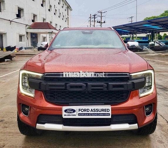 Everest Titanium Xe Chuẩn Đẹp Bán Tại Hãng Ford