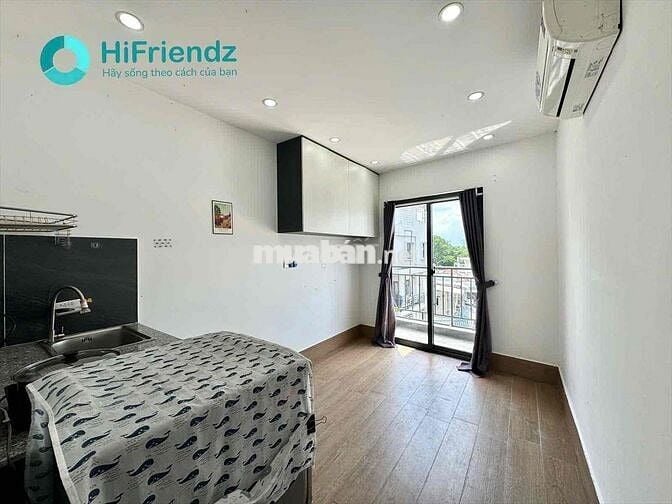 Studio ban công Full nội thất máy giặt riêng mới , Âu dương Lân gần q5