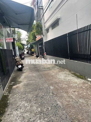 Bán nhà mê lửng mấy bước chân ra biển