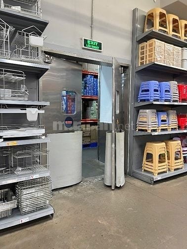 CẦN TUYỂN GẤP 5 NHÂN VIÊN TẠP VỤ LÀM VIỆC Ở KHO HÀNG