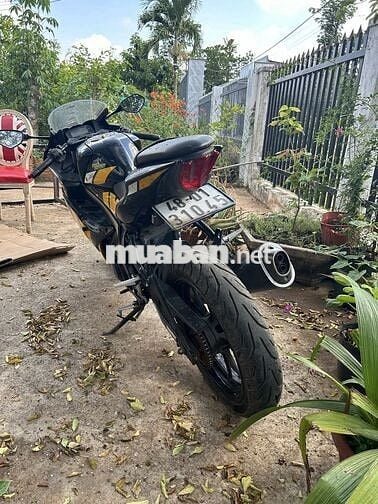 SUZUKI GSX R150 , MUA 2019 , MÀU VÀNG ĐEN ,
