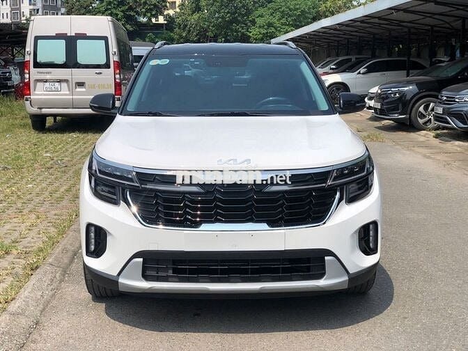 Kia Seltos 2025 Premium 1.5 AT - 2000 km