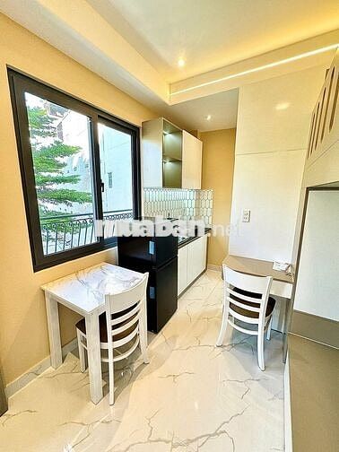 CHO THUÊ CĂN HỘ BAN CÔNG FULL NỘI THẤT XỊN XÒ NGAY CÔNG VIÊN LÀNG HOA