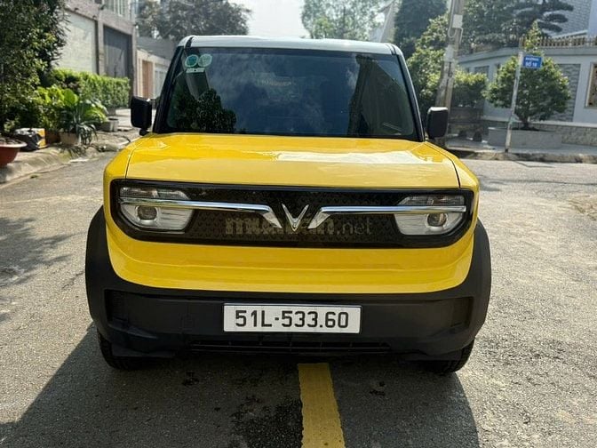 Vinfast VF3 2024 Vàng Pin Thuê lên cam lùi xe đẹp như mới 