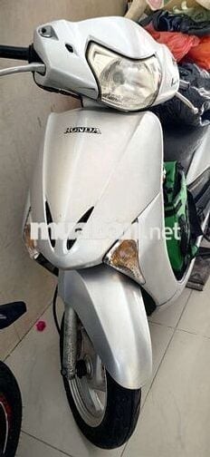 Honda Lead Fi . biển số thành phố