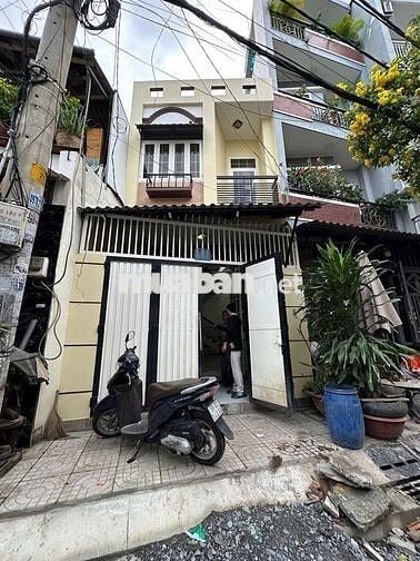Cho thuê nhà mặt tiền Tân Phú, 2 tầng, 2pn, tặng máy lạnh, giá 14tr/th