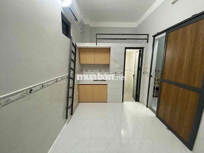 DUPLEX GÁC CAO - MÁY LẠNH - CỬA SỔ TRỜI NGAY TẠI ĐH VĂN LAMG CS2