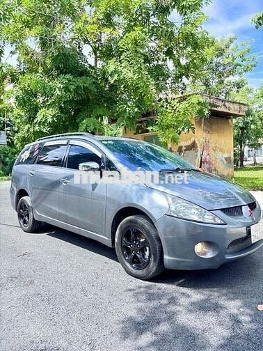 Mitsubishi Grandis 2005 2.4 AT - 200 km