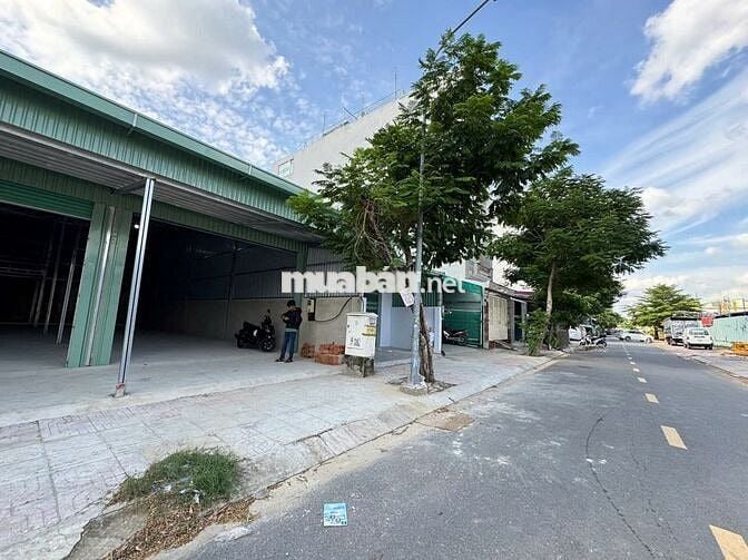Cho thuê kho hẻm 9m Đặng Thùy Trâm, DT: 10x20m. Có 4 phòng chức năng.