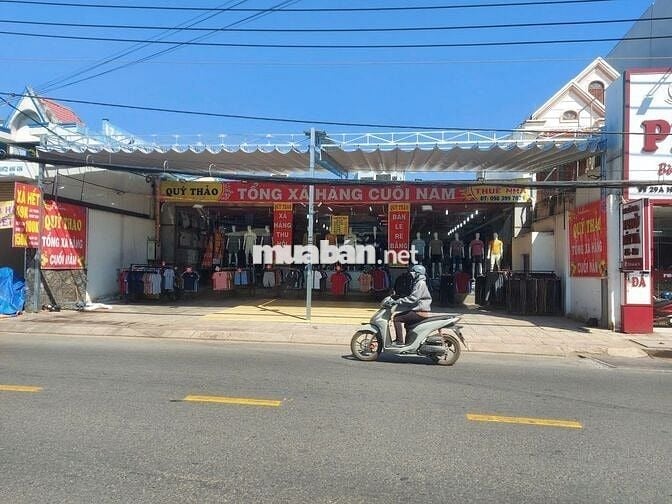 SIẺU PHẨM NGAY ĐÈN ĐỎ KHU TÊN LỬA 8,6m X 20m TRỐNG SUÓT ĐẸP KD TỰ DO