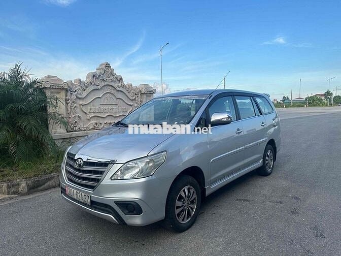 Toyota Innova 2015 2.0E - 310181 km