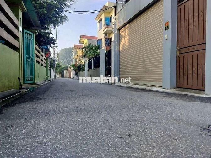 DT 72m đất vuông vắn ,đường thông ,ô tô đỗ cửa vài bước ra hồ điều hòa