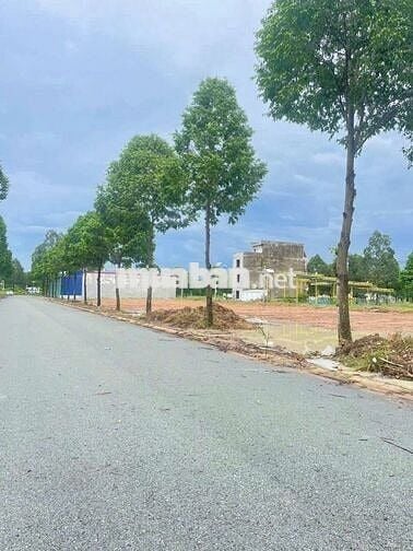 150m2, sổ sẵn,TC 100%, CC ngay,giá 1ty800tr, Ngay chợ KCN Bàu Bàng