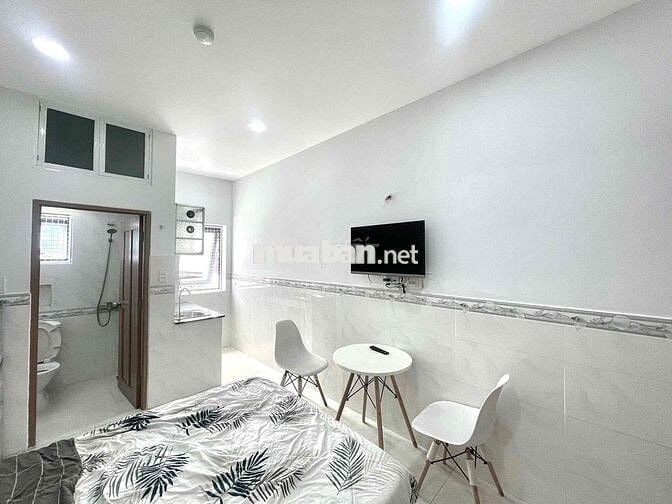 HÌNH THẬT GIÁ THẬT, QUẬN 7 STUDIO GIÁ RẺ, CỬA SỔ, THANG MÁY, GẦN Q8