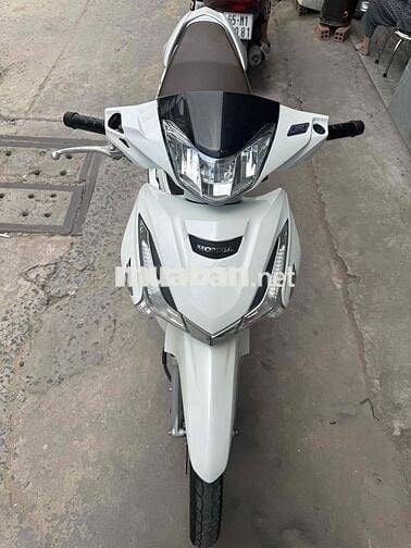 Future 2021 xe đẹp máy zin êm đúng chủ chỉ 24tr5