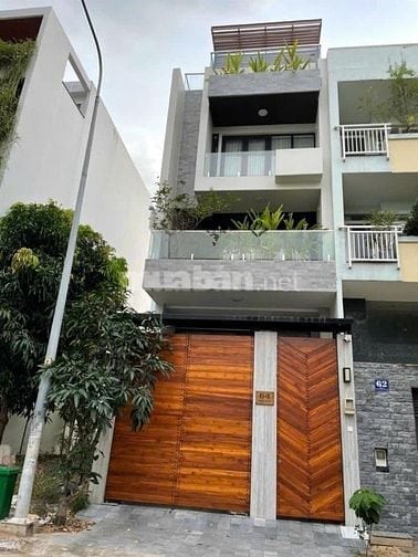 Mặt tiền đường lớn 8m vỉa hè 5m biệt thự hồ bơi 102m2 hầm + 3 tầng SHR