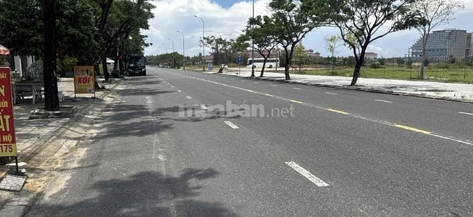 18 tỷ/250m2.Nhà 2M tiền,3tấm,đường Phạm Hữu Nhật,Biển Sơn Thuỷ,Đà Nẵng