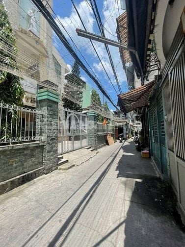 HẺm Thông Âu Cơ 5.2 x 17 - Hợp Xây 6 Tầng Cho Thuê - Chỉ 6.x tỷ