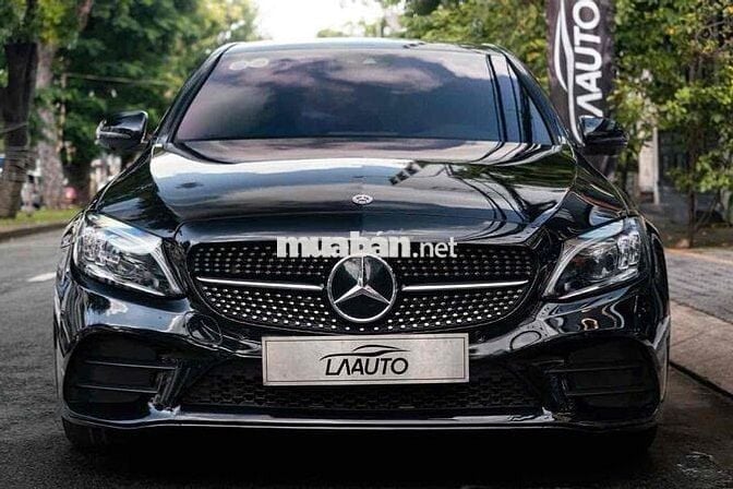 LONG ANH AUTO về Mercedes C300 AMG 2019