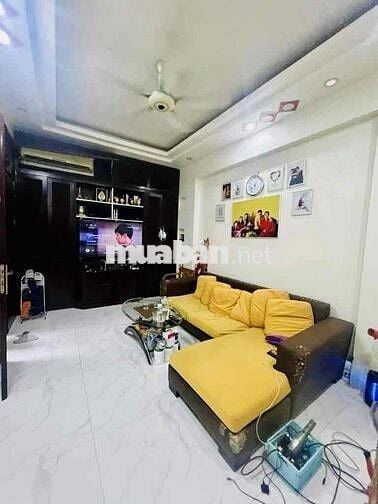 Chủ nhờ bán gấp nhà tự xây 5 tầng dt 35m, giá hơn 6 tỷ Hoàng Quốc Viêt