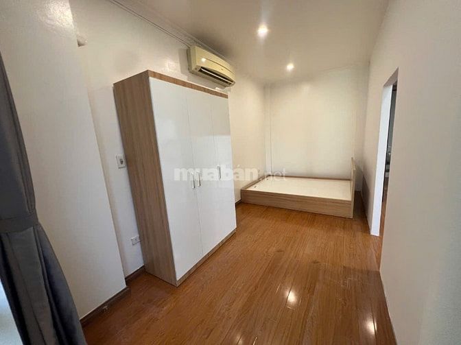 Chính chủ cho thuê CCMN 1K1N, DT 45m2 full nội thất tại Lạc long quân 