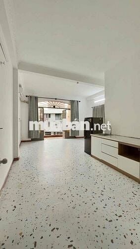 🏠Phòng Ngay Đại Học Sư Phạm - Gần Sân Bay - Lê Văn Sỹ - Ban Công Lớn